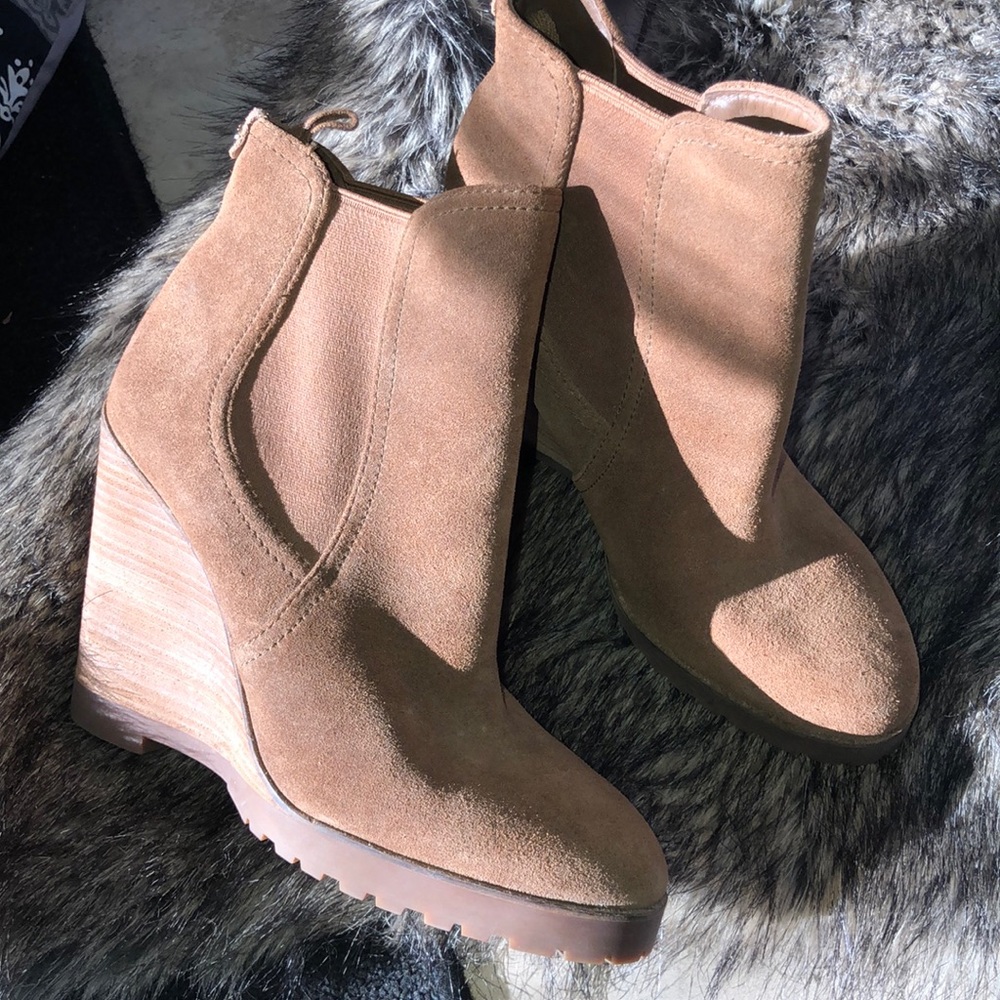 Micheal Kors Thea Suede Wedge booties
